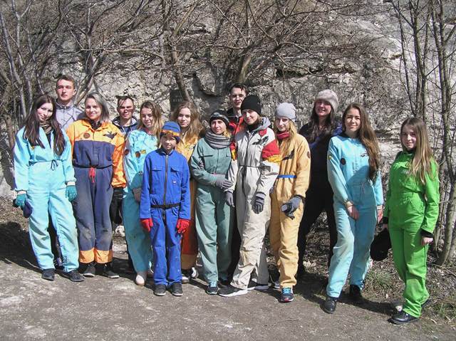 Перед печерою Млинки